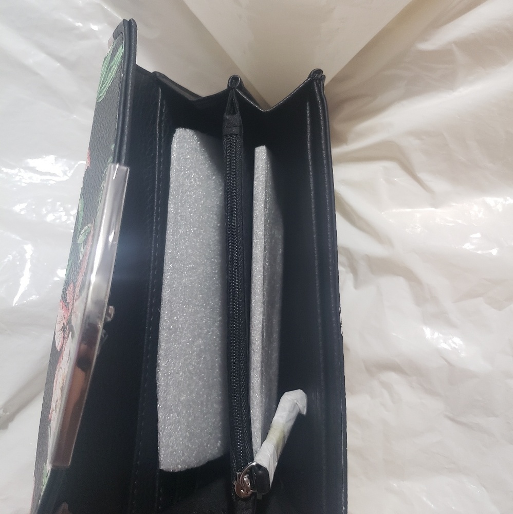 Envelope Black Floral Wallet - Picture 5 of 7